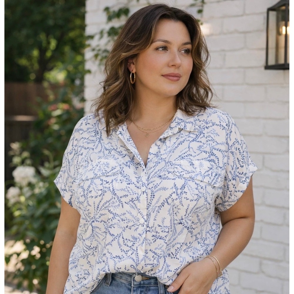 NWT Jachs Girlfriend Womens White Blue Botanica Cap Sleeve Cottagecore Shirt •S•